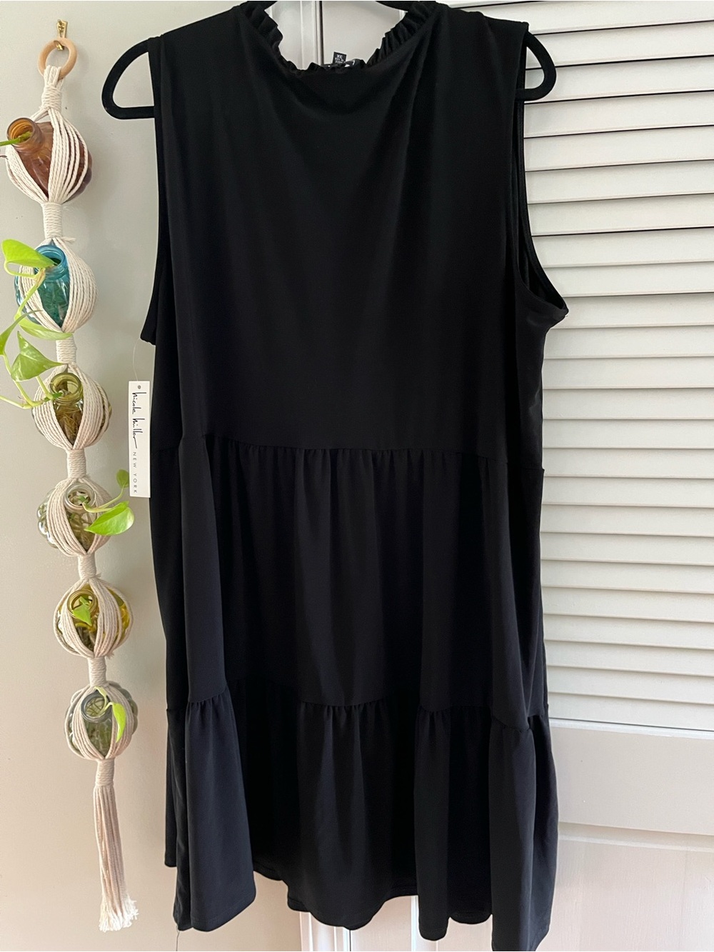 Nicole Miller Black Sleeveless Tiered Dress